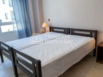 Apartment for rent with garage