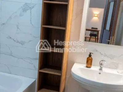 Apartment for rent with garage