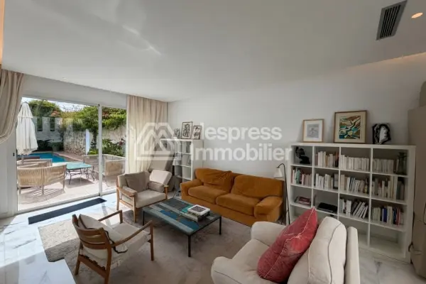 Beautiful unfurnished villa for rent in Aïn Diab