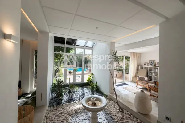 Beautiful unfurnished villa for rent in Aïn Diab