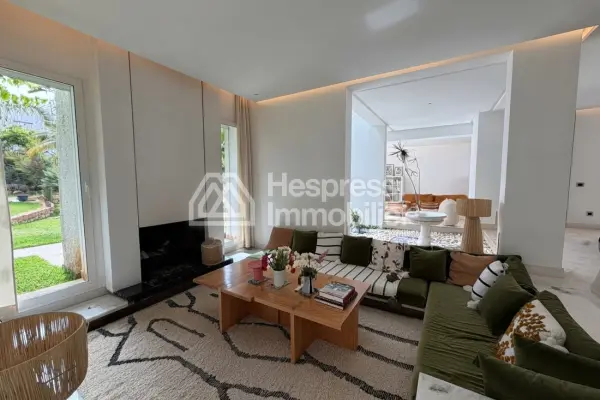 Beautiful unfurnished villa for rent in Aïn Diab
