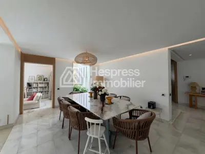 Beautiful unfurnished villa for rent in Aïn Diab