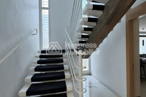 Magnifique villa à louer vide à ain diab