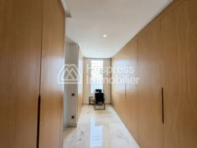 Beautiful unfurnished villa for rent in Aïn Diab