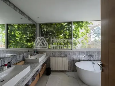 Beautiful unfurnished villa for rent in Aïn Diab