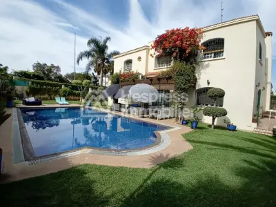 Stunning villa for sale on Californie