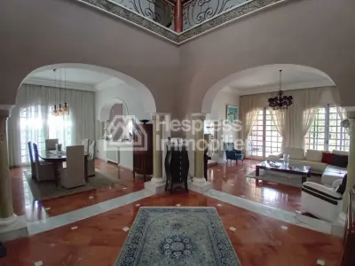 Stunning villa for sale on Californie