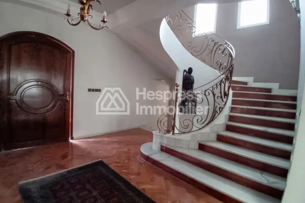 Stunning villa for sale on Californie