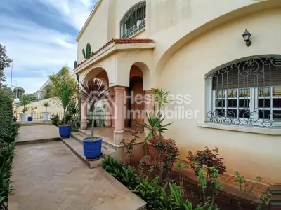 Stunning villa for sale on Californie