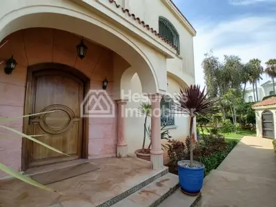 Stunning villa for sale on Californie