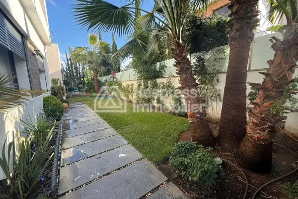 BELLE Villa à vendre à BOUSKOURA