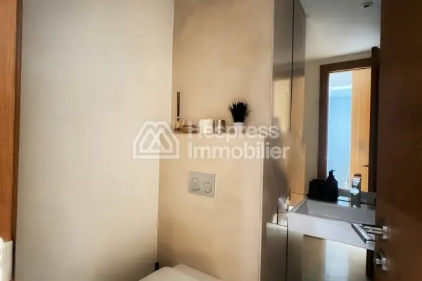 Beau STUDIO MEUBLÉ avec jardin privé à louer CFC