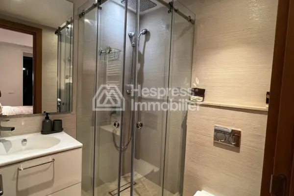 Beau STUDIO MEUBLÉ avec jardin privé à louer CFC