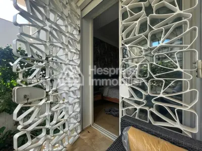 Beau STUDIO MEUBLÉ avec jardin privé à louer CFC