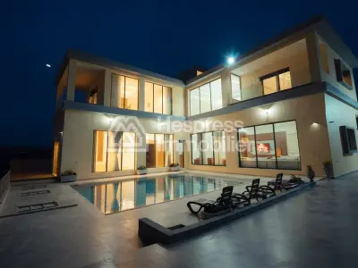 VIILA moderne à vendre TANGER OUED ALYEN