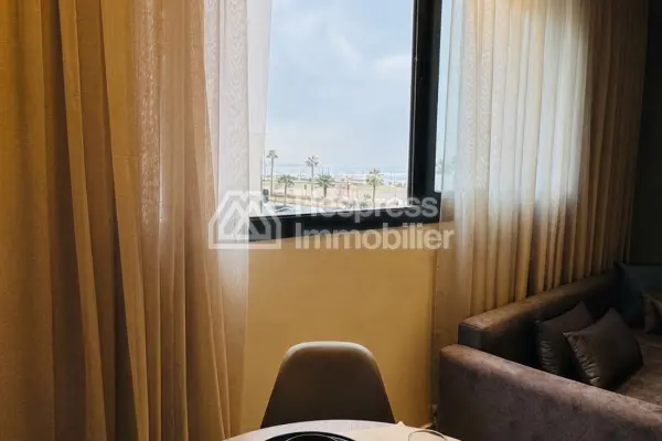 شقة استوديو مفروشة جديدة وجميلة للإيجار مع إطلالة على البحر