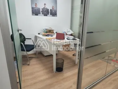 مكتب للبيع بشارع عبد المومن