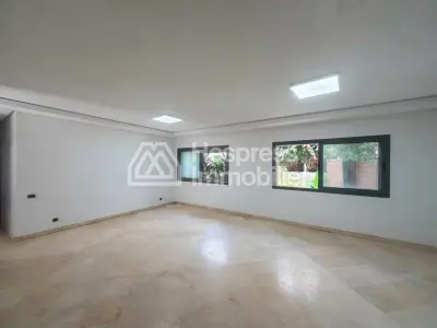شقة فاخرة للبيع في الطابق الأرضي غوتييه