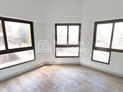 Beautiful office for rent, behind CdM headquarters at Racine