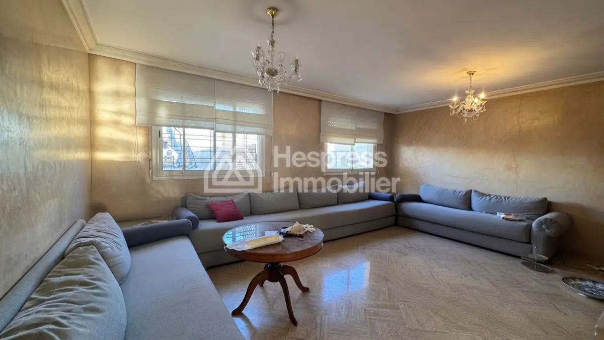 Beautiful apartment for sale, top floor, Maarif area