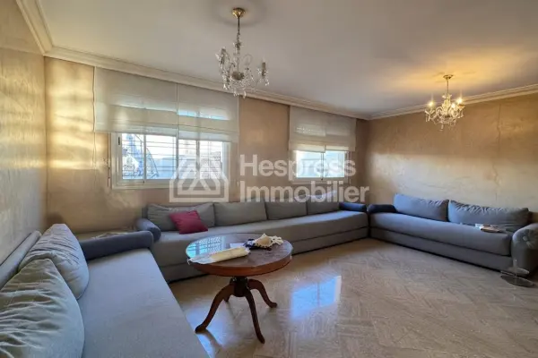 Beautiful apartment for sale, top floor, Maarif area