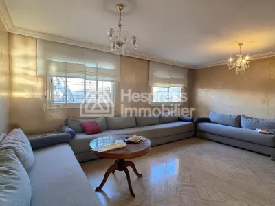Beautiful apartment for sale, top floor, Maarif area