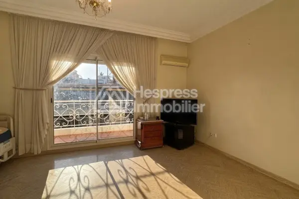 Beautiful apartment for sale, top floor, Maarif area