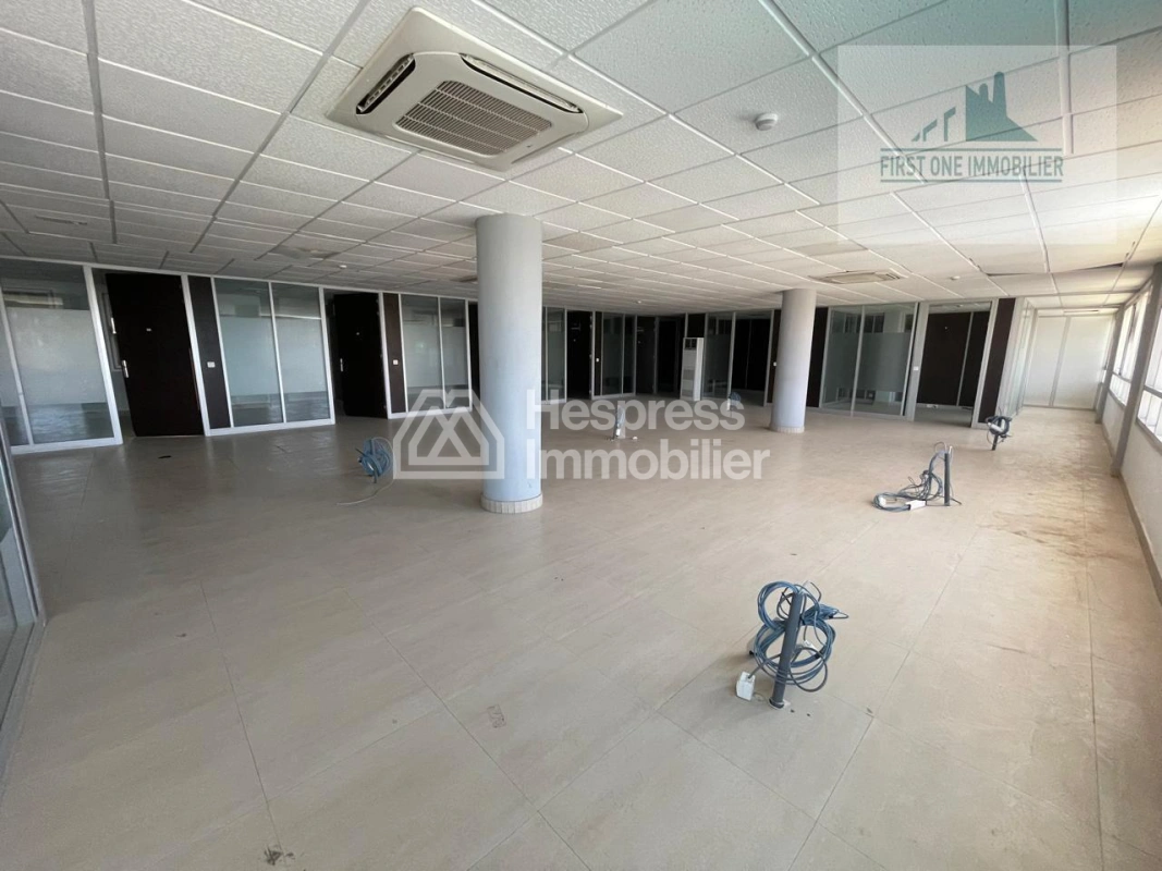 Showroom for rent, 11000m² in Aïn Harrouda