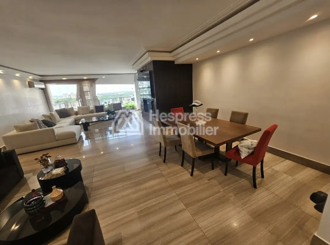 MAGNIFICENT Apartment for sale GOLDEN TRIANGLE