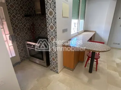 شقة دوبلكس مفروشة رائعة للإيجار راسين
