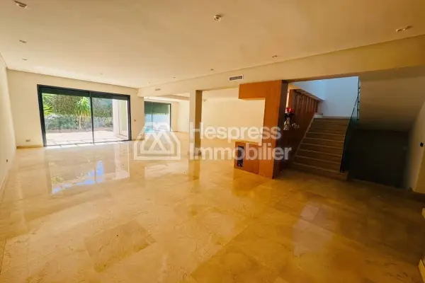 Superbe Villa à louer à La Palmeraie à BOUSKOURA