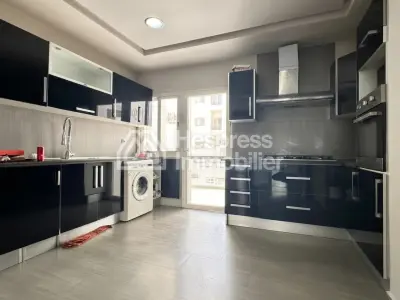 BEL Appartement VIDE à louer à RACINE