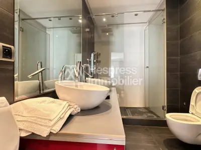 BEL Appartement VIDE à louer à RACINE