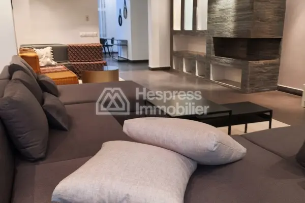 Beautiful furnished apartment for rent in the Golden Triangle.