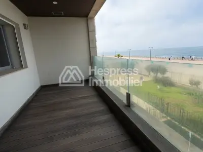 دوبلكس استثنائي للبيع في المرسى بإطلالات على المحيط