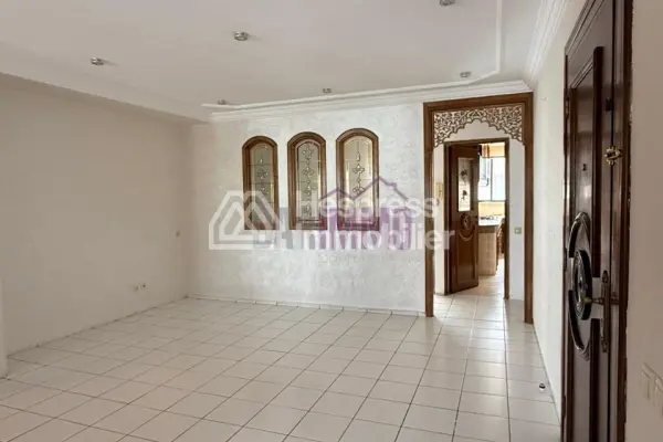 Beautiful, bright, upper-floor apartment Hassan