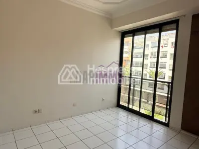Beautiful, bright, upper-floor apartment Hassan