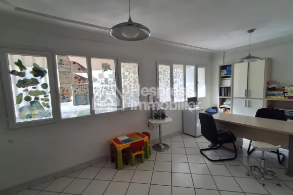 Office for sale in the Administratif district