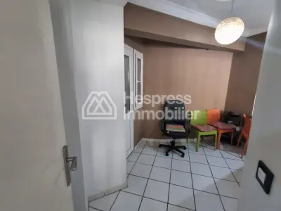 Office for sale in the Administratif district
