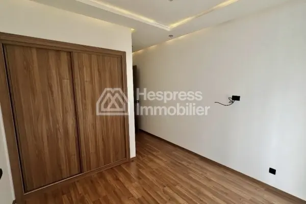 Magnifique appartement avec grandes terrasses – Résidence Majorelle, El Menzeh