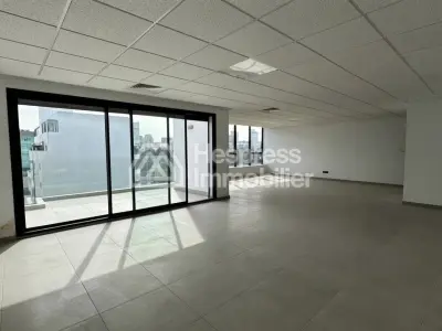 Beautiful office space for rent in a Breton farmhouse