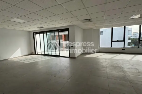Beautiful office space for rent in a Breton farmhouse