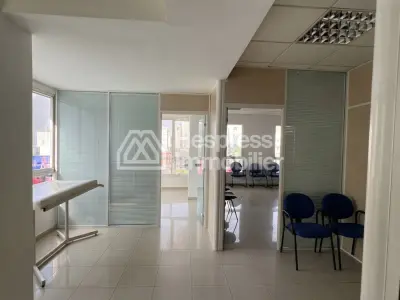 مساحات مكتبية للإيجار في شارع بير أنزاران