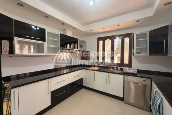 Belle villa à louer MEUBLÉE à JBEL KBIR TANGER