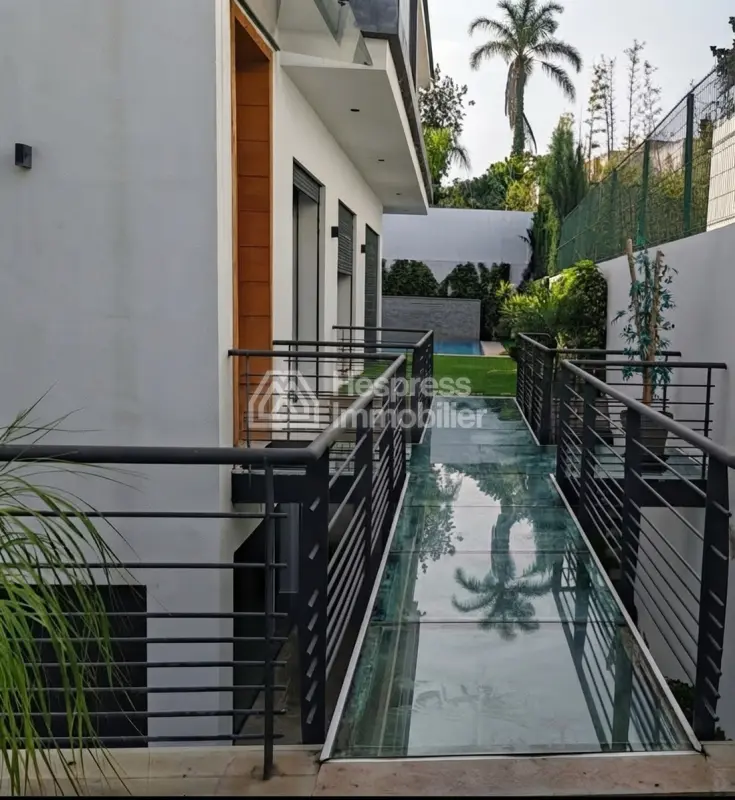 Beautiful contemporary villa for sale in Polo