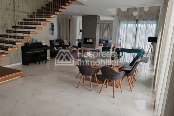 Beautiful contemporary villa for sale in Polo