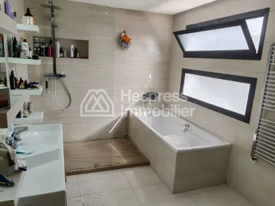 Beautiful contemporary villa for sale in Polo
