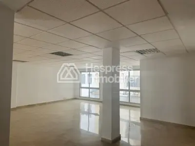 مكتب جميل للبيع راسين