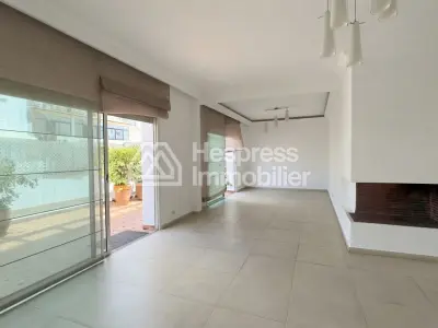 سطح مميز للإيجار في راسين