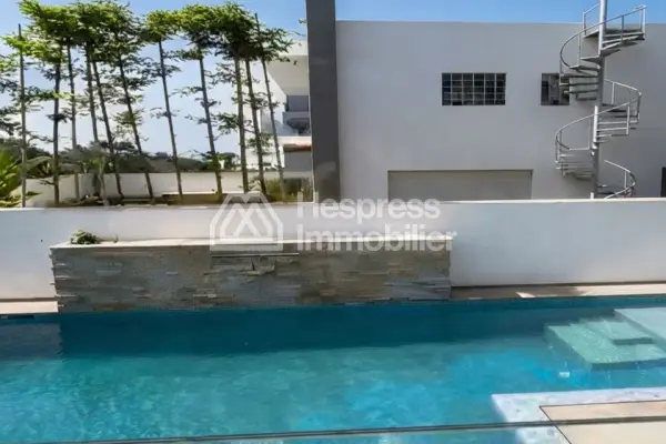 فيلا استثنائية للبيع في مجمع سكني دار بوعزة
